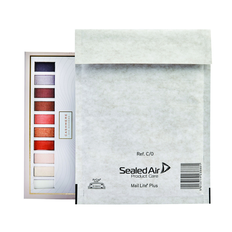 Sealed+Air+%2B+Bubble+Lined+Postal+Bag+Size+C0+150x210mm+Oyster+White+%28Pack+of+100%29+103025663