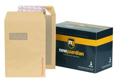 New Guardian Boardbacked Envelope C4 Window Pack 125