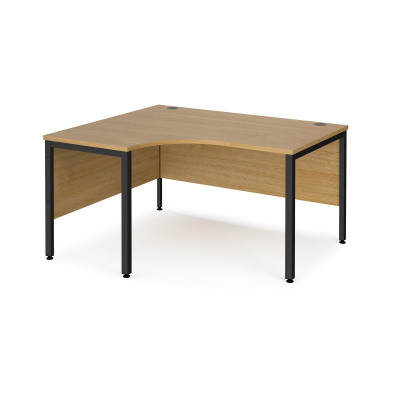 Maestro 25 left hand ergonomic desk 1400mm wide - black bench leg frame and oak top