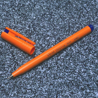 Pentel S570 Ultra Fine Pen Plastic 0.6mm Tip 0.3mm Line Blue